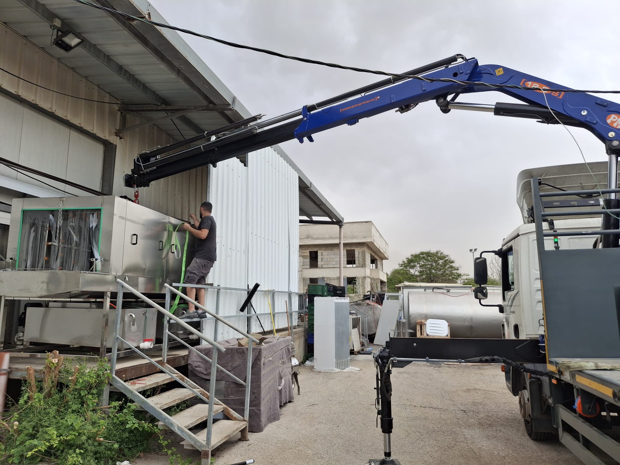 מנוף זרוע א.ב מנופים